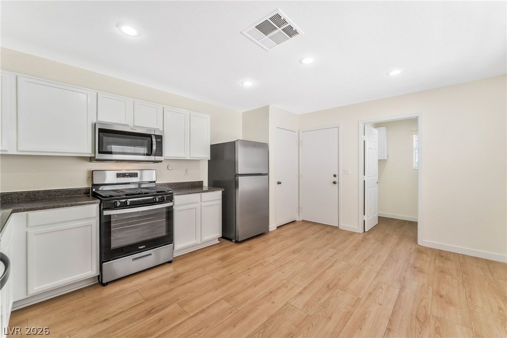 8632 Majestic Pine Avenue - Photo 4