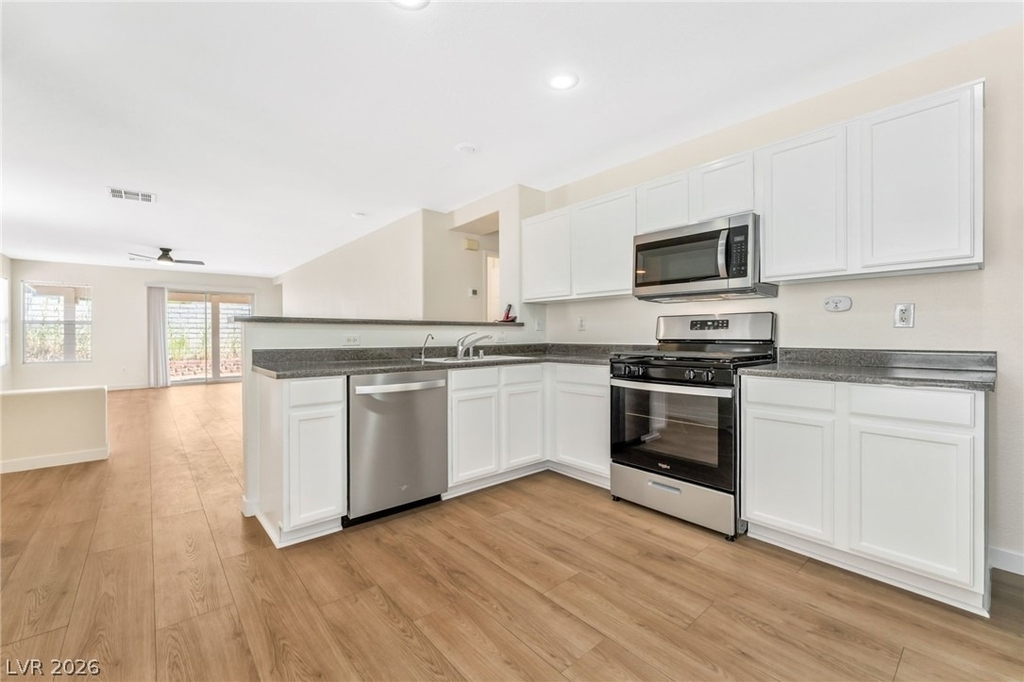 8632 Majestic Pine Avenue - Photo 5