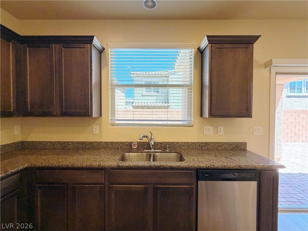 8938 Whitten Park Avenue - Photo 11