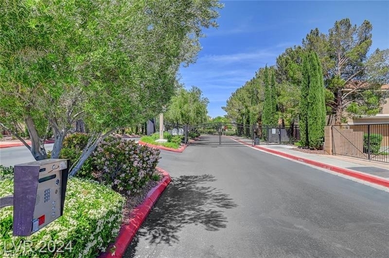 10914 Esta Ponia Court - Photo 8