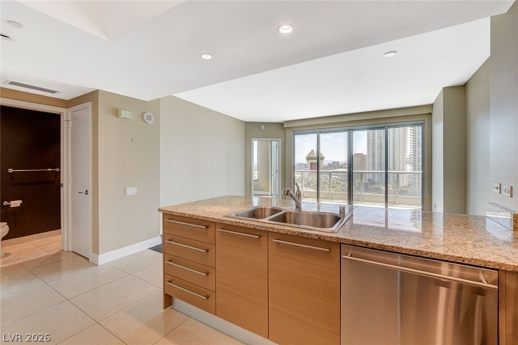 222 Karen Avenue - Photo 2