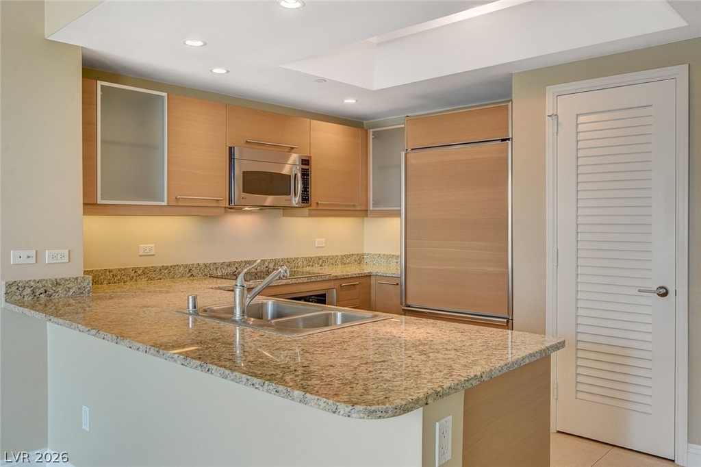222 Karen Avenue - Photo 5