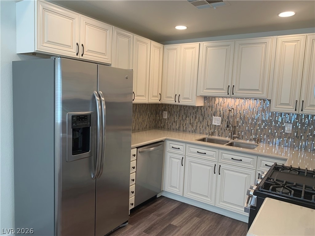 424 Pine Haven Street - Photo 3