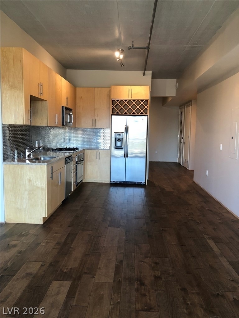 353 E Bonneville Avenue - Photo 0