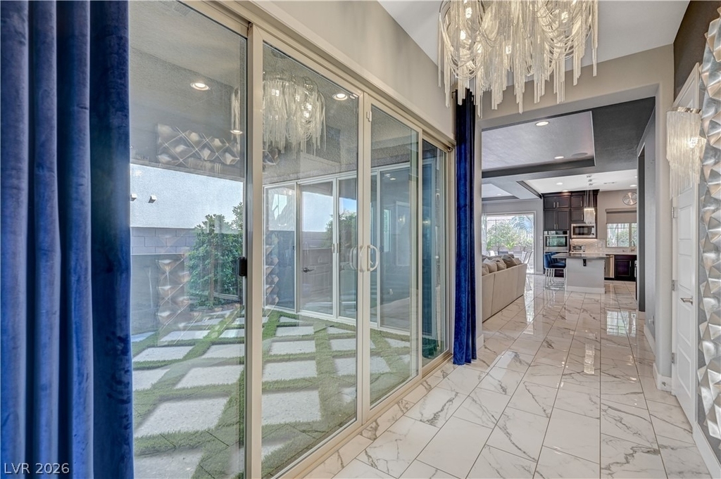 3943 Reyes Avenue - Photo 22