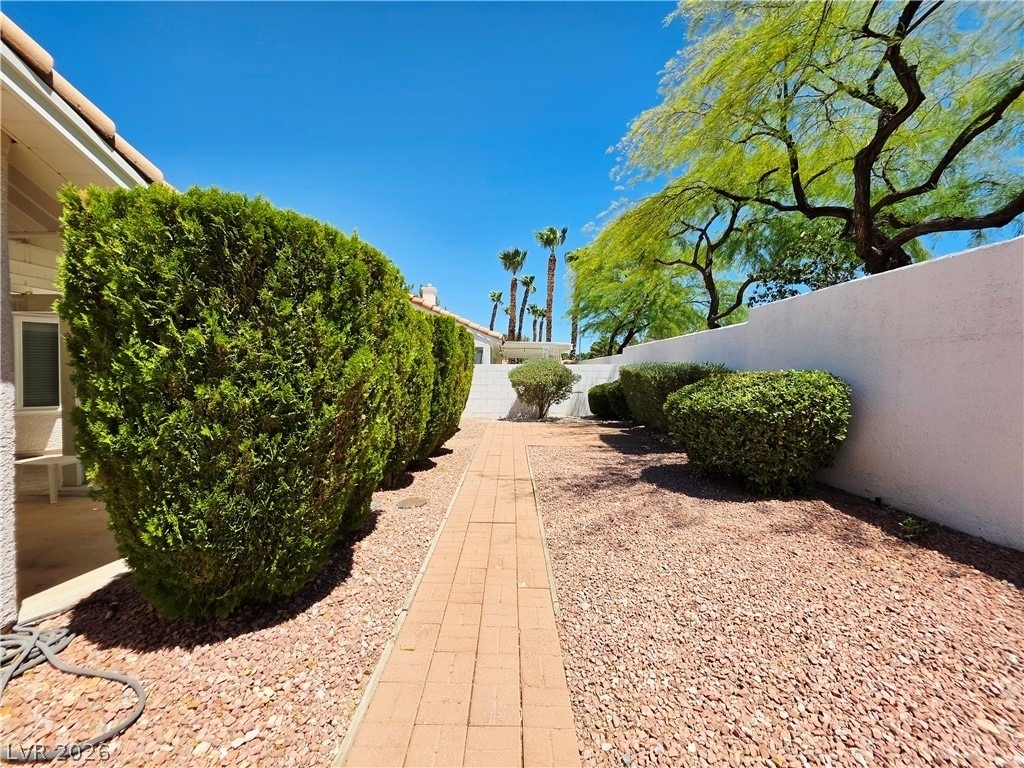 8213 Arch Bay Lane - Photo 27