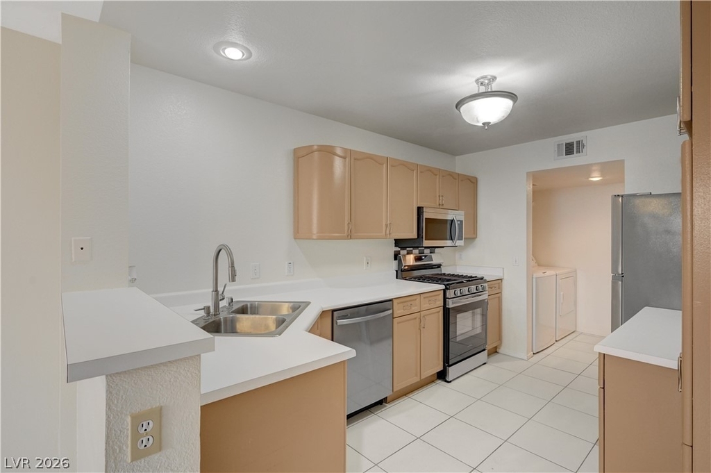 8039 Teresita Avenue - Photo 8