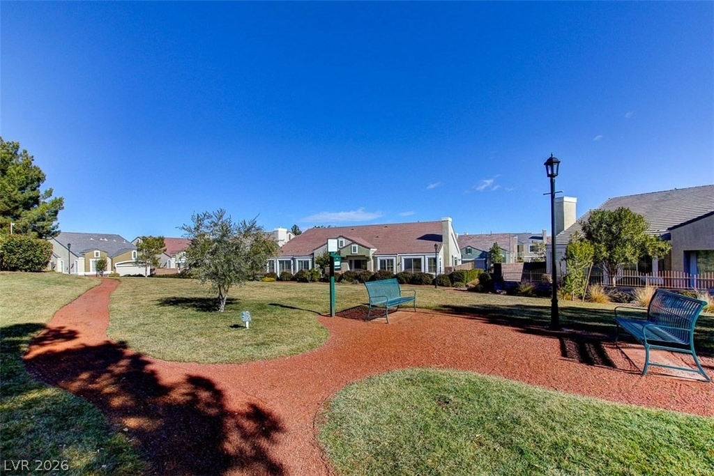 1001 Bannockburn Street - Photo 4