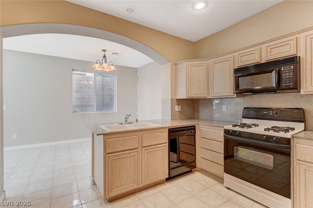 1001 Bannockburn Street - Photo 20