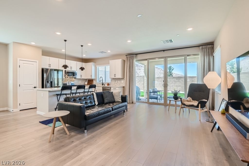 11604 Desert Hollow Avenue - Photo 4