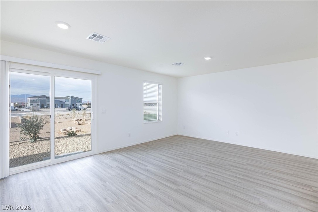 6061 Amaryllis Falls Street - Photo 8