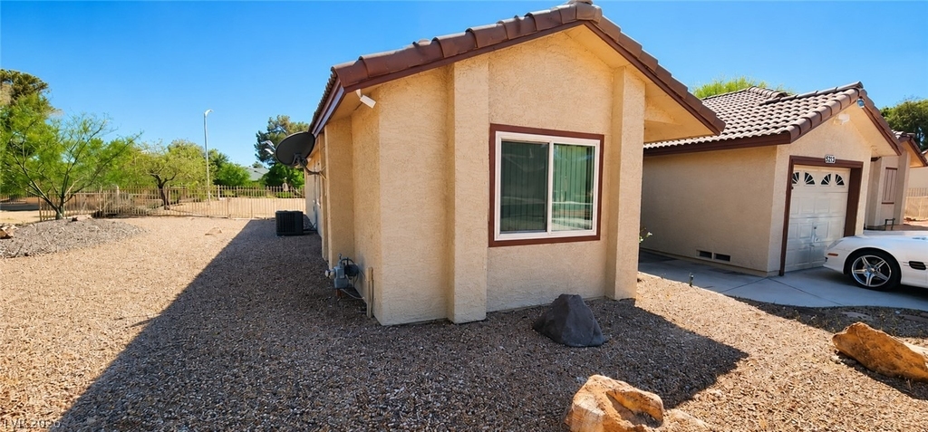 5213 Orchard Hills Avenue - Photo 3