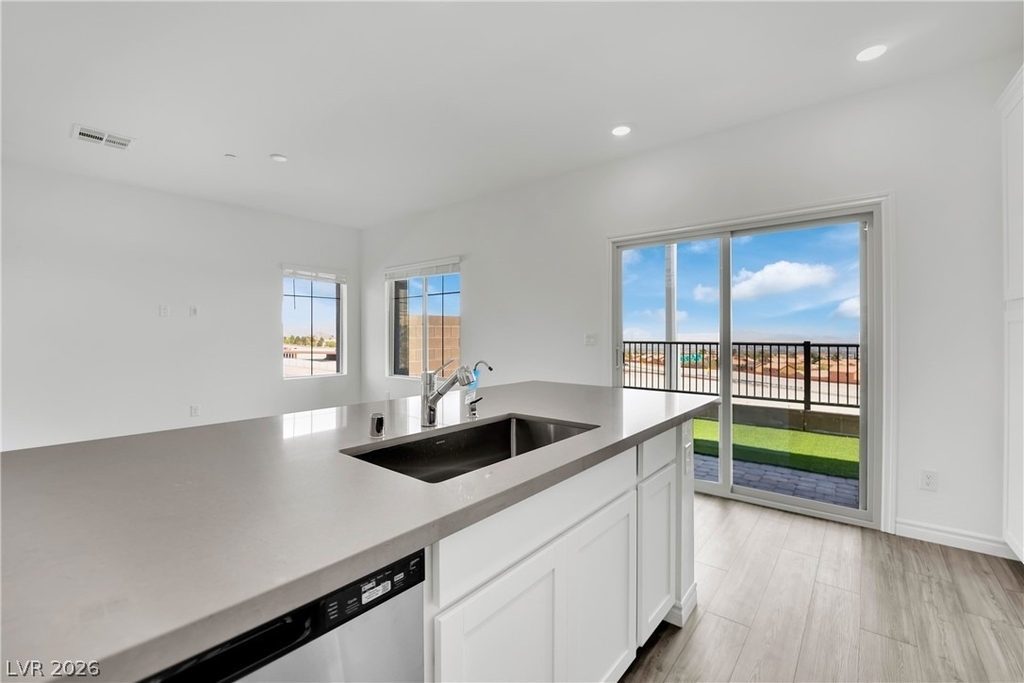 600 N Carriage Hill Drive - Photo 8