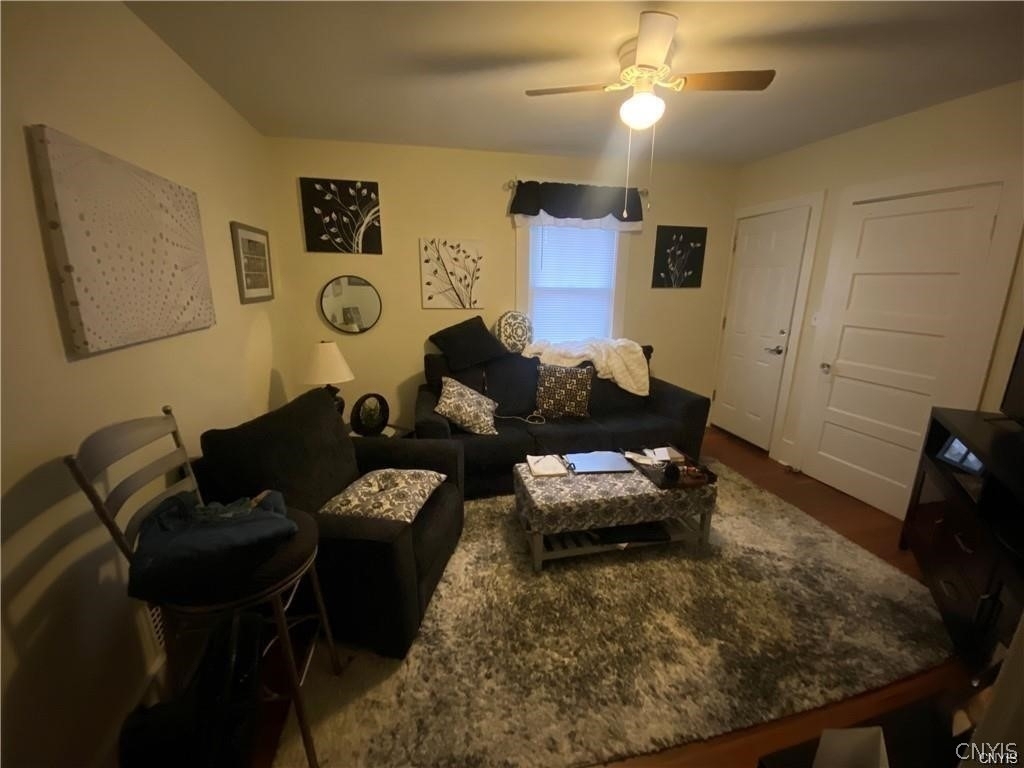 1012 Cadillac Street - Photo 2