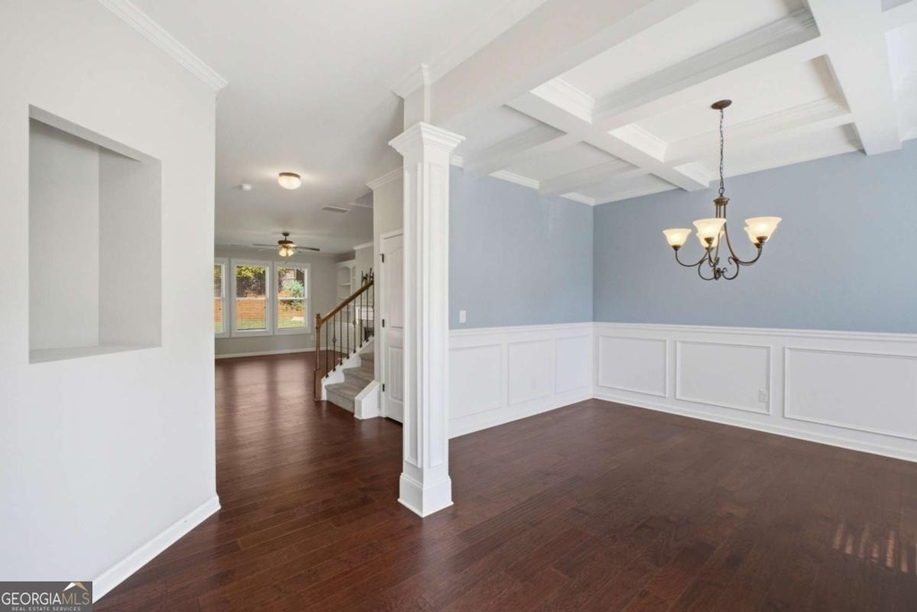 4910 Belcrest Way - Photo 5