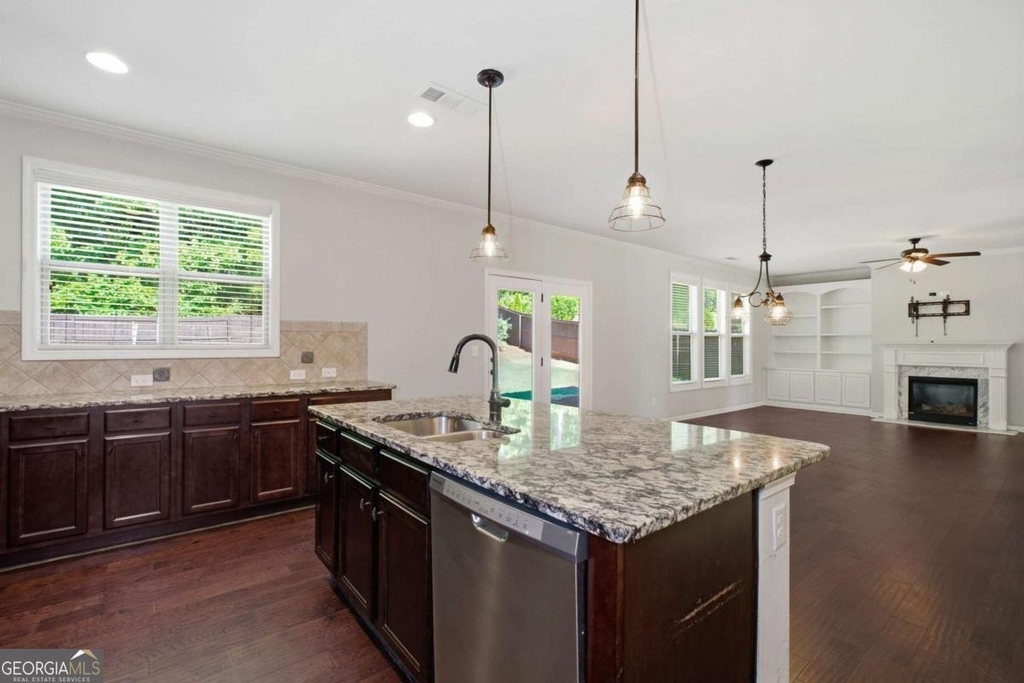 4910 Belcrest Way - Photo 14