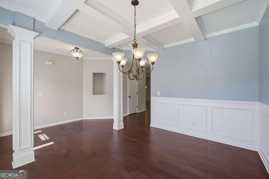 4910 Belcrest Way - Photo 6