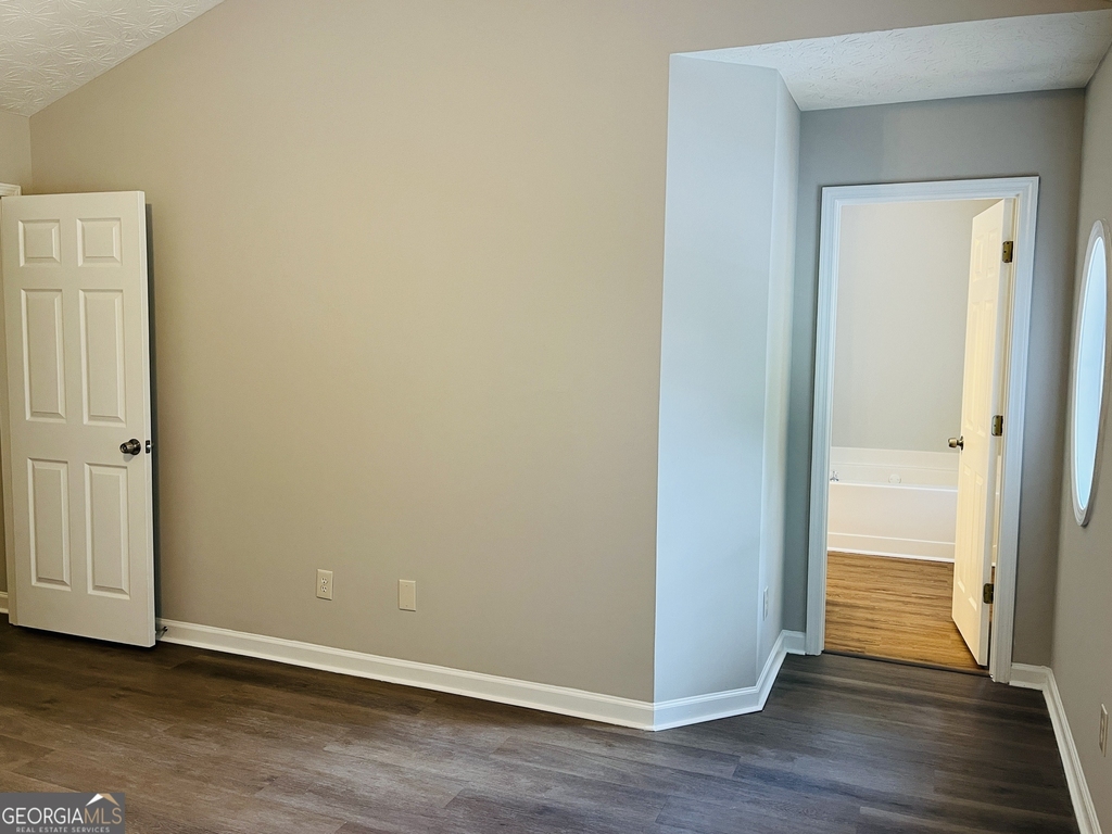 4014 Carisbrook Drive - Photo 33
