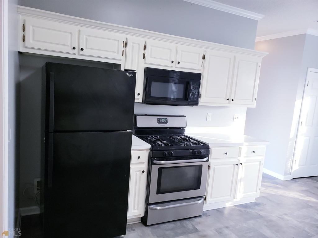 130 Oak Park Terrace - Photo 2