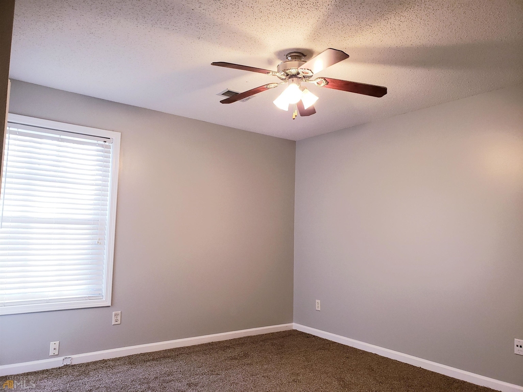 130 Oak Park Terrace - Photo 11