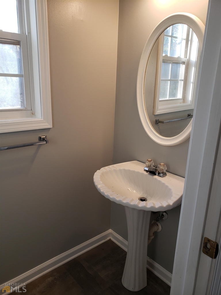 130 Oak Park Terrace - Photo 5