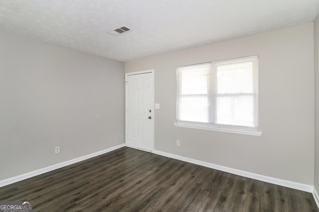 307 Hamilton Glenn - Photo 3