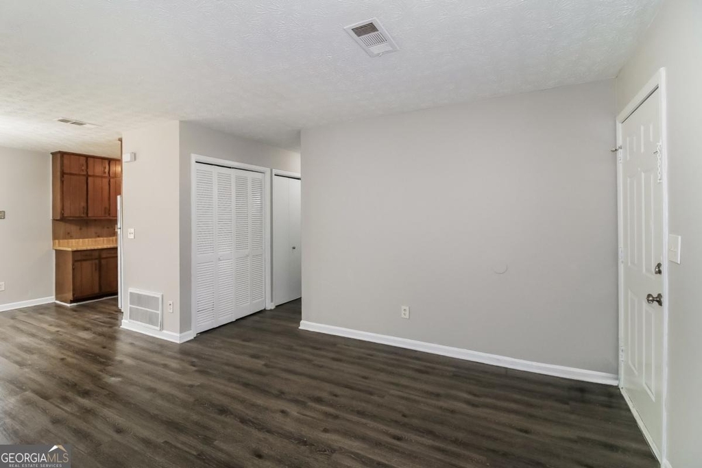 307 Hamilton Glenn - Photo 2