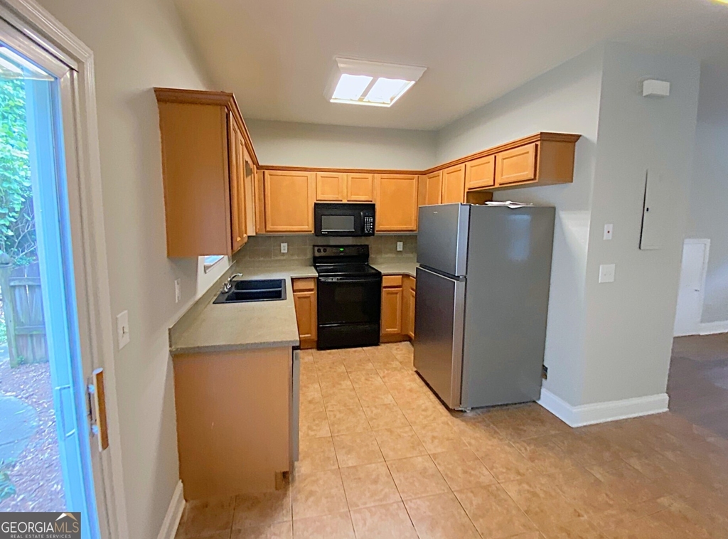 145 Bowen Street - Photo 5
