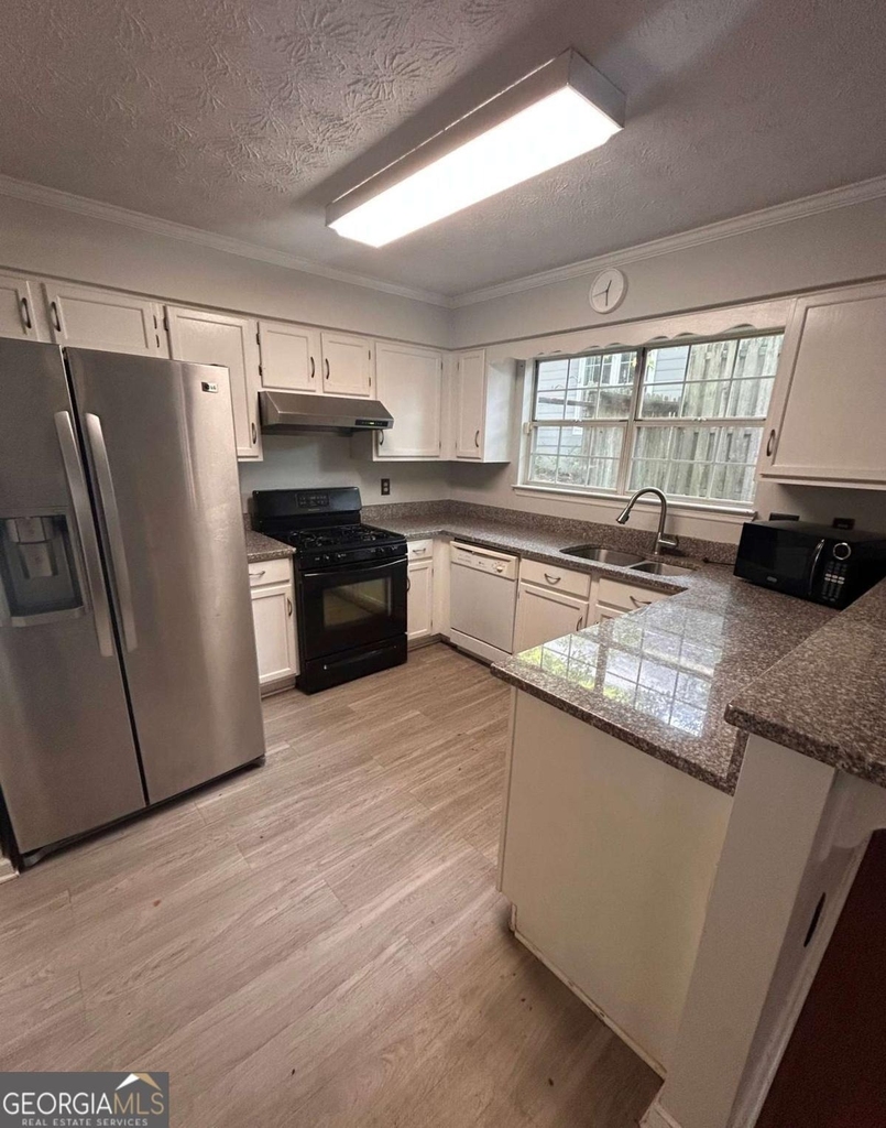 1089 Ashbury Drive - Photo 4