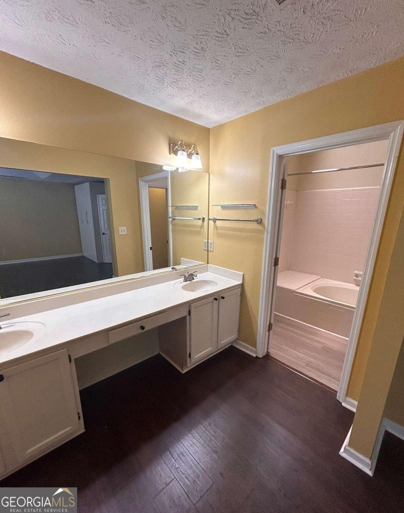 1089 Ashbury Drive - Photo 10