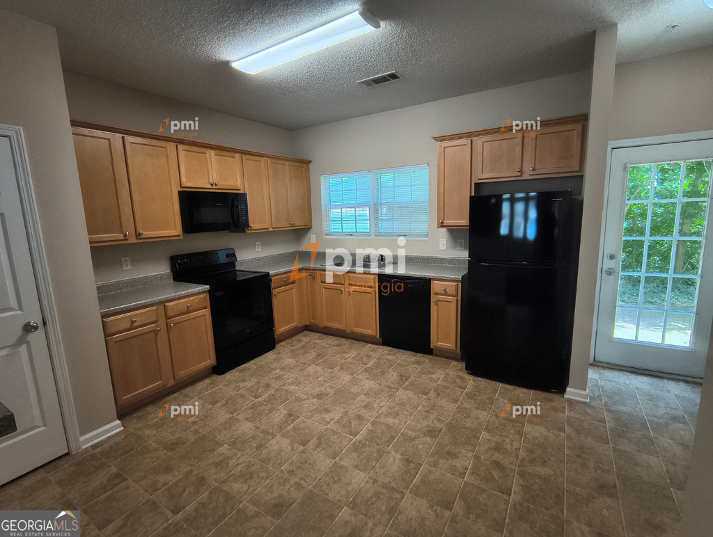 163 Chastain Way - Photo 1