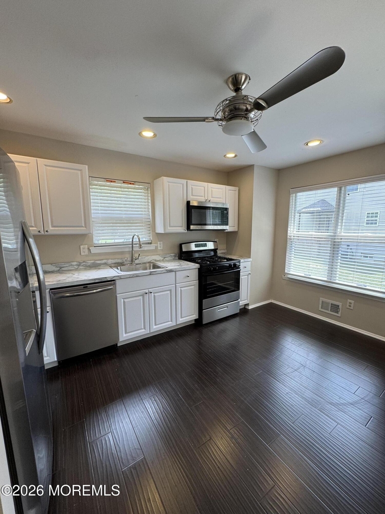 81 Atrium Way - Photo 4
