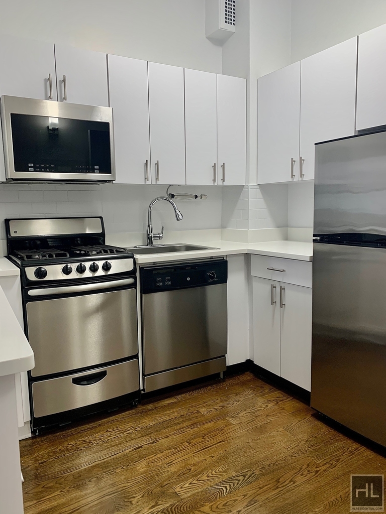 West 22 Street - Photo 2