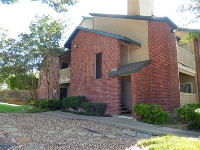8601 Park Lane - Photo 0