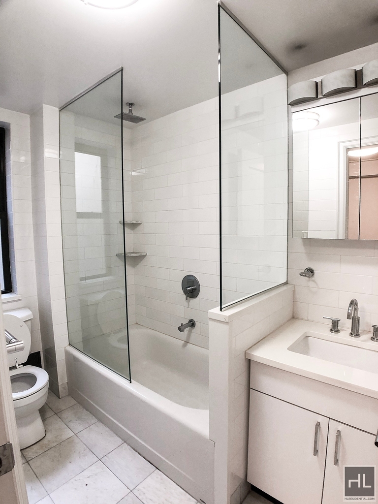 East 38 Street - Photo 9