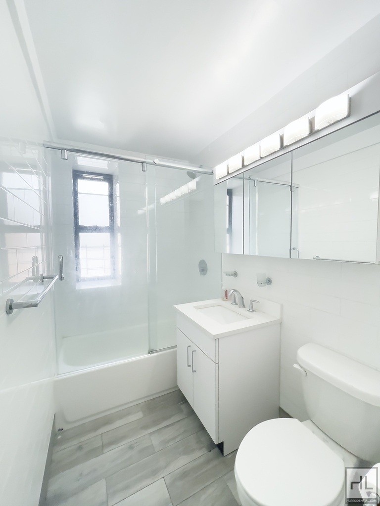 East 38 Street - Photo 10