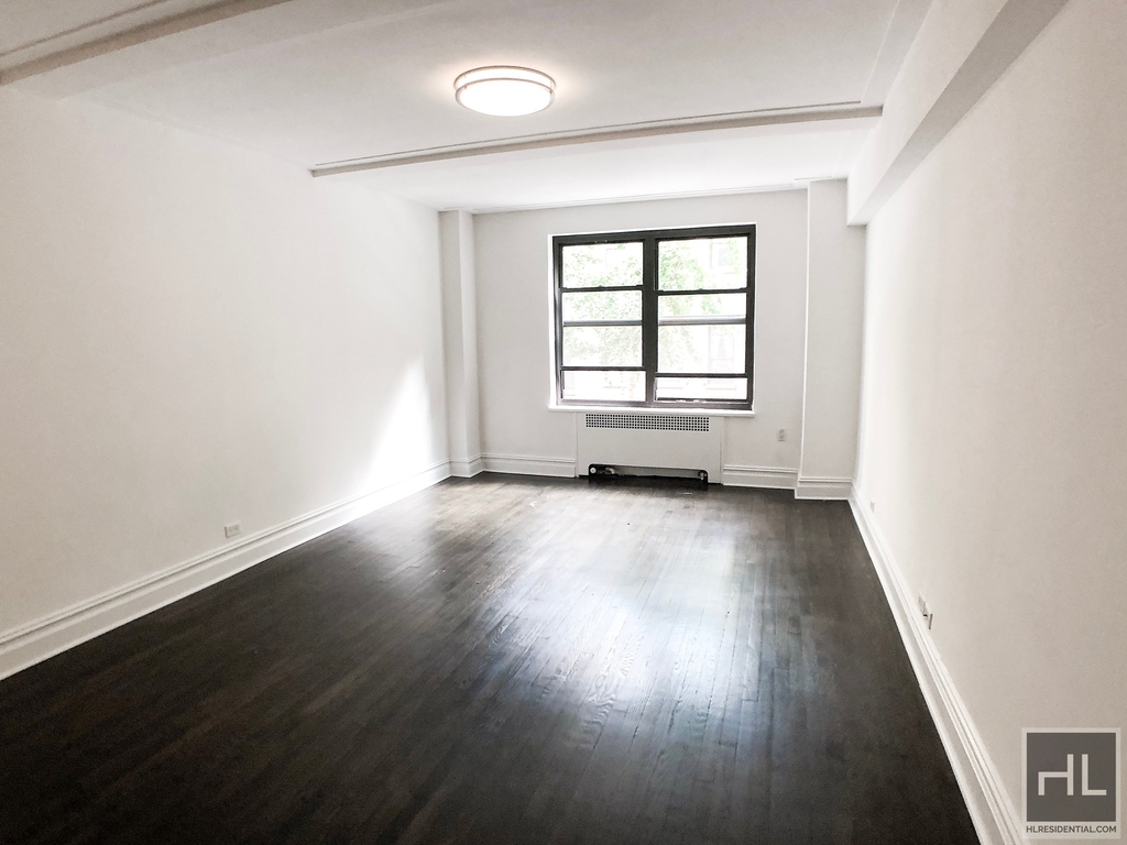 East 38 Street - Photo 4