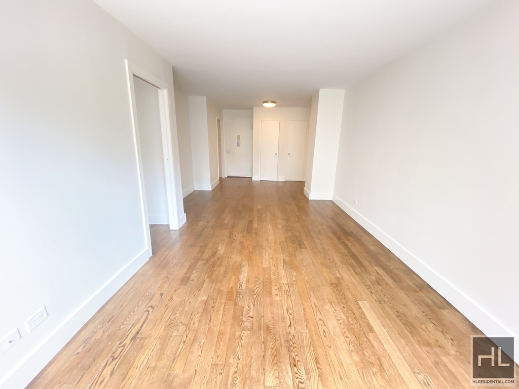 East 63 Street - Photo 2