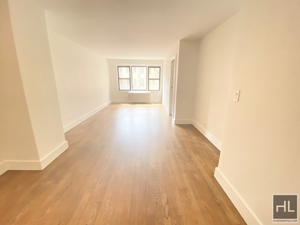 East 63 Street - Photo 0