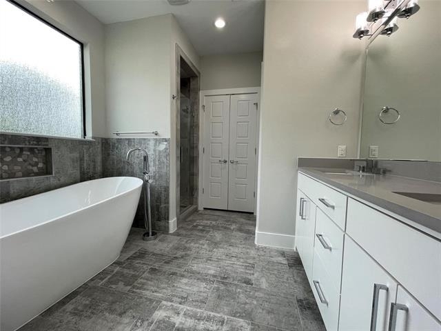 2417 N Winnetka Avenue - Photo 13