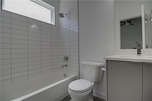 2310 N Carroll Avenue - Photo 3