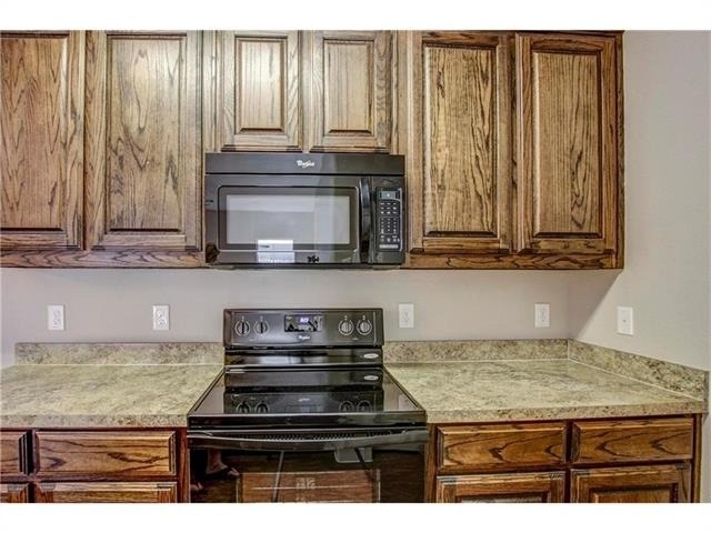 428 Canvas Court - Photo 2
