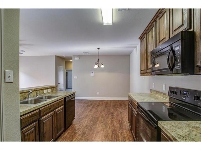 428 Canvas Court - Photo 3