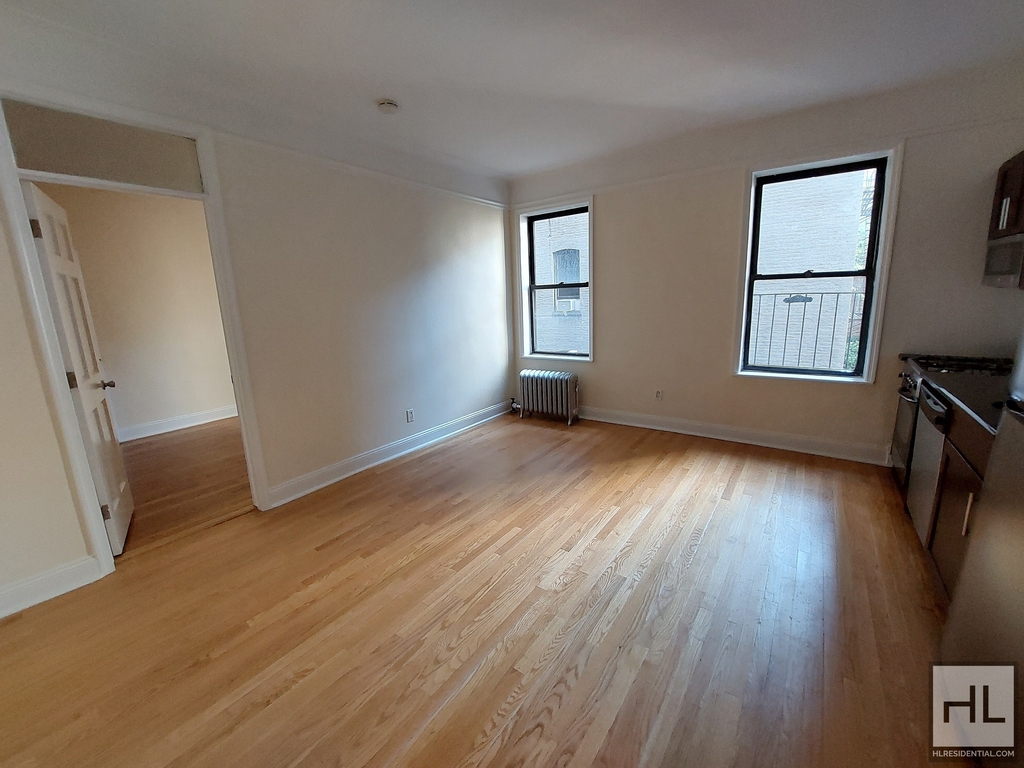 West 11 Street - Photo 0