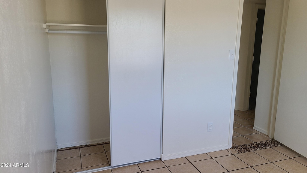 6111 W Cambridge Avenue - Photo 6