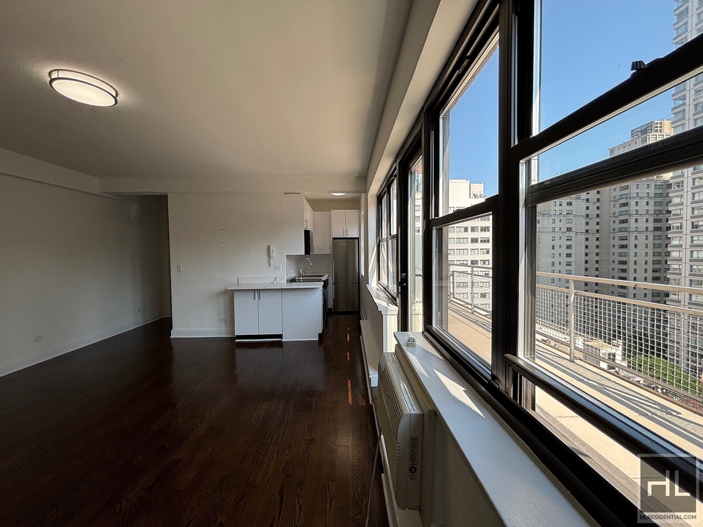 East 69 Street - Photo 2
