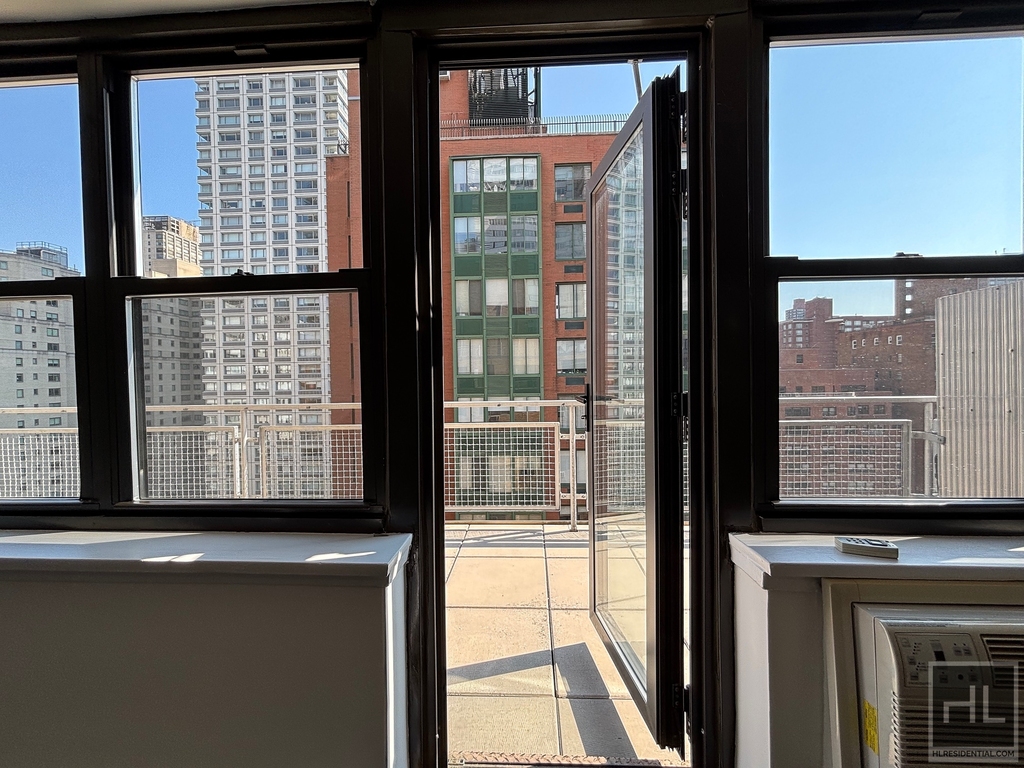 East 69 Street - Photo 9