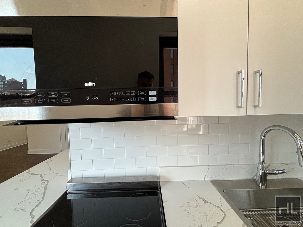 East 69 Street - Photo 7