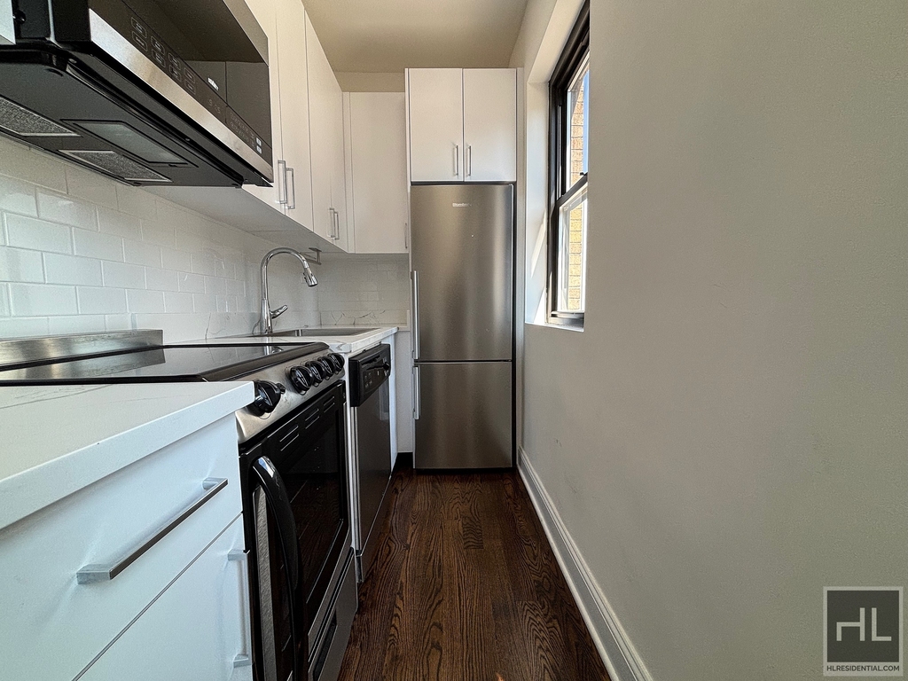 East 69 Street - Photo 5