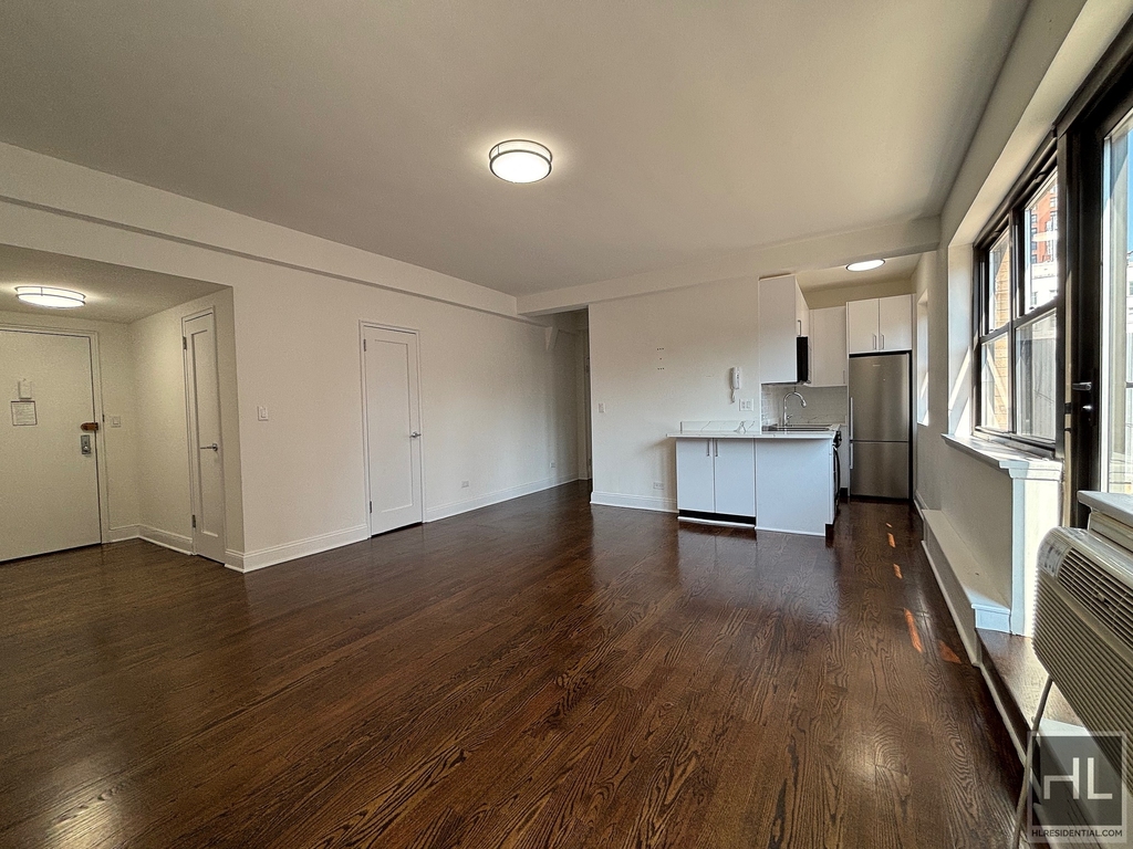 East 69 Street - Photo 3